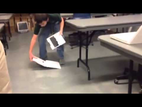 کامپیوتر وقفه بچه در کلاس های فن آوری!