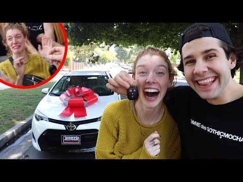 او را با یک ماشین جدید تعجب آور! (عاطفی)
