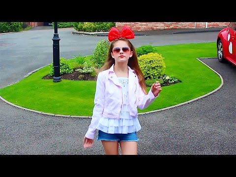 همسایه جدید Ellie را عجیب است!